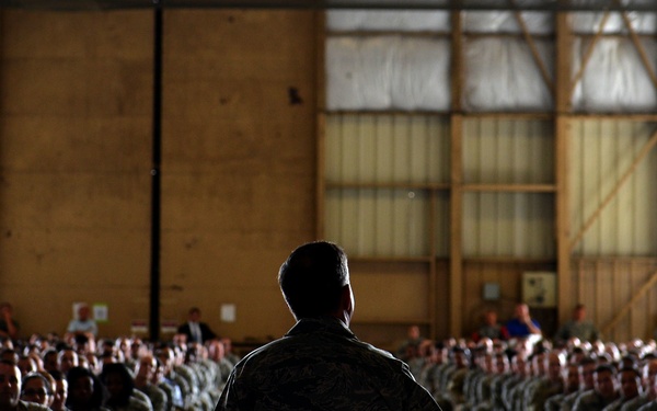 CSAF visits Shaw Airmen