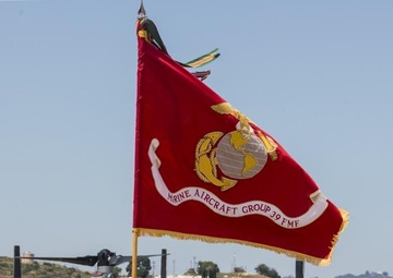 Passing the colors: MAG-39 command changes hands