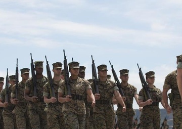 Passing the colors: MAG-39 command changes hands