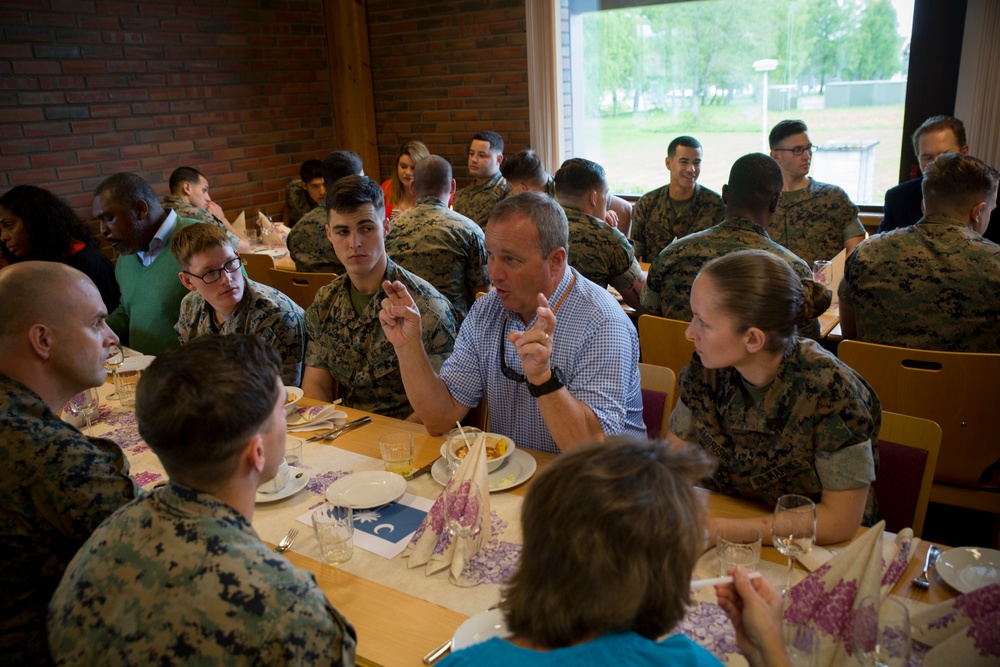 U.S. Representatives Abroad | Congressional Delegation visits Marine Rotational Force Europe 17.1