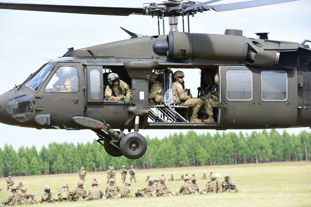 Battle Group Poland U.S. Soldiers conduct air assault training