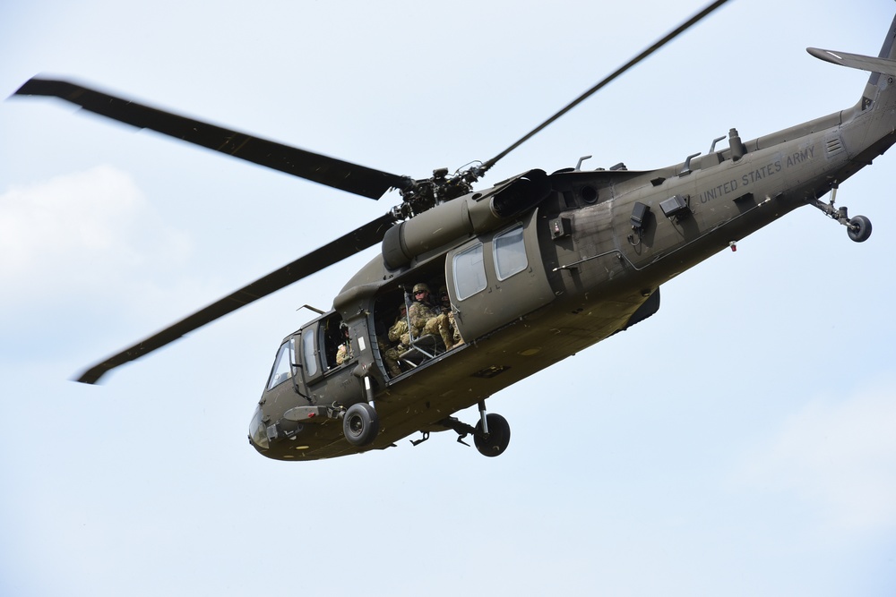 Battle Group Poland U.S. Soldiers conduct air assault training