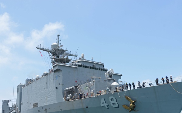 BHR ARG arrives in Okinawa