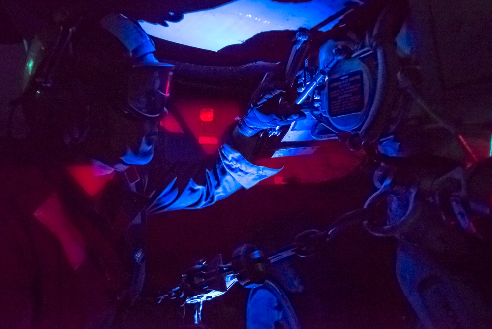 FLIGHT OPERATIONS ON BOARD USS BONHOMME RICHARD (LHD 6)