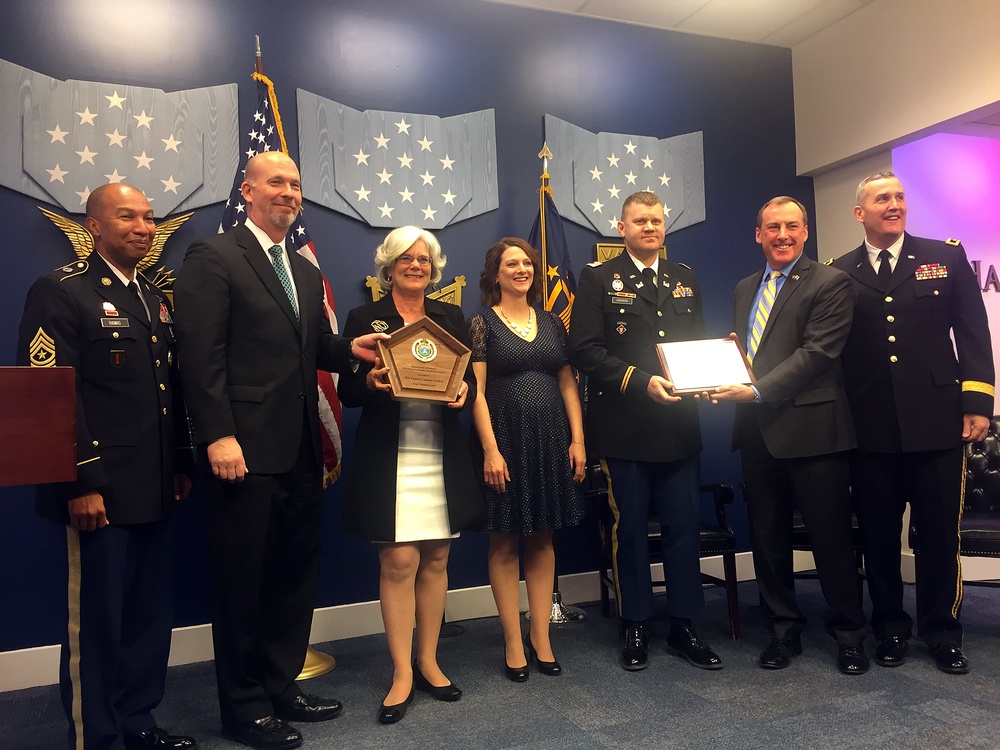 SD Guard Family Readiness Group receives national award