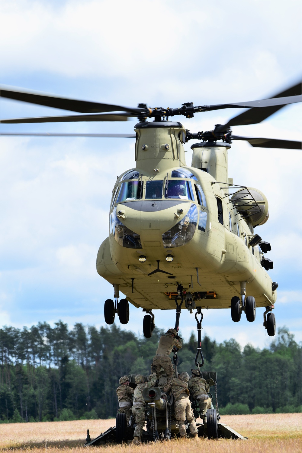 M777 Howitzer Sling Load Training in Orzysz Poland