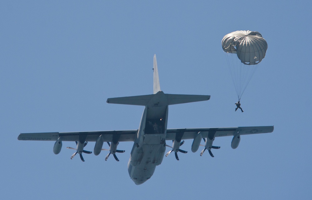 Task Group (TG) 56.1 and U.S. Airforce conduct a static line jump.
