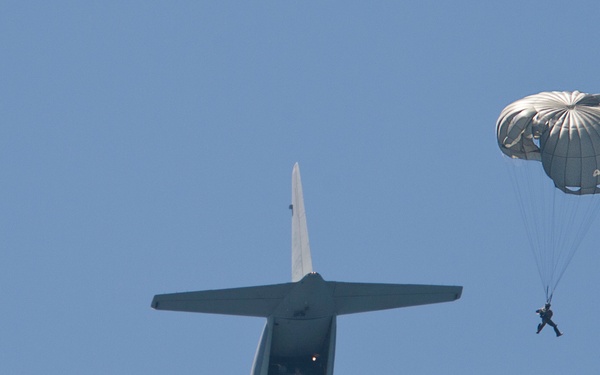 Task Group (TG) 56.1 and U.S. Airforce conduct a static line jump.