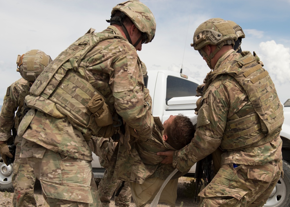 EOD receives Tactical Combat Casualty Care training