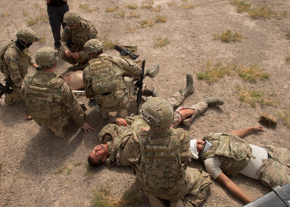 EOD receives Tactical Combat Casualty Care training