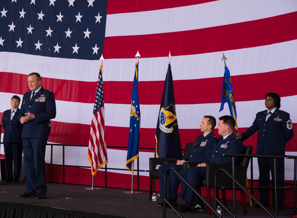 McClanahan assumes command of 489th Bomb Group