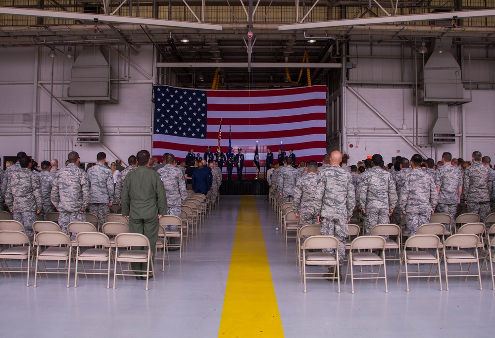 McClanahan assumes command of 489th Bomb Group