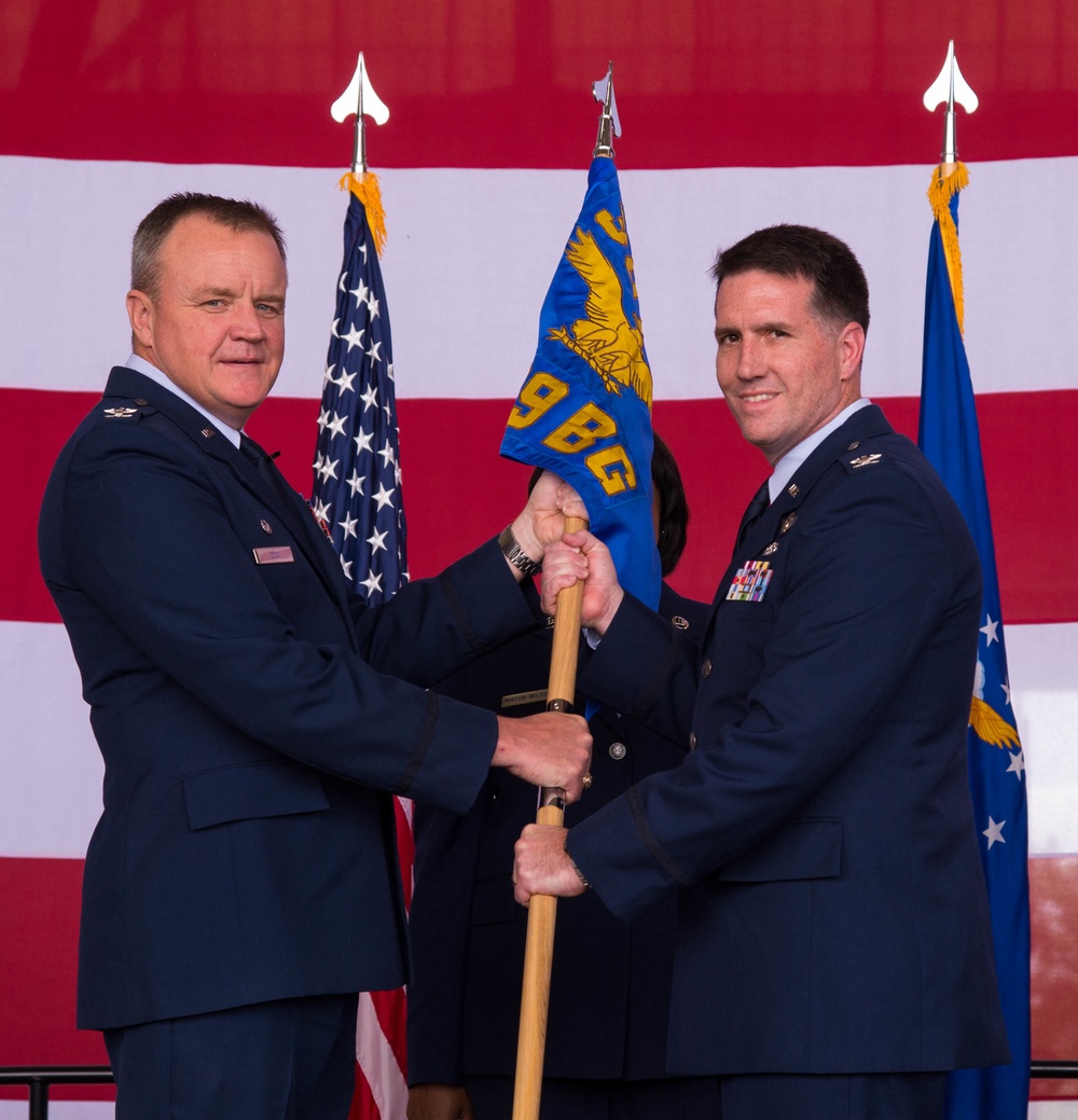 McClanahan assumes command of 489th Bomb Group