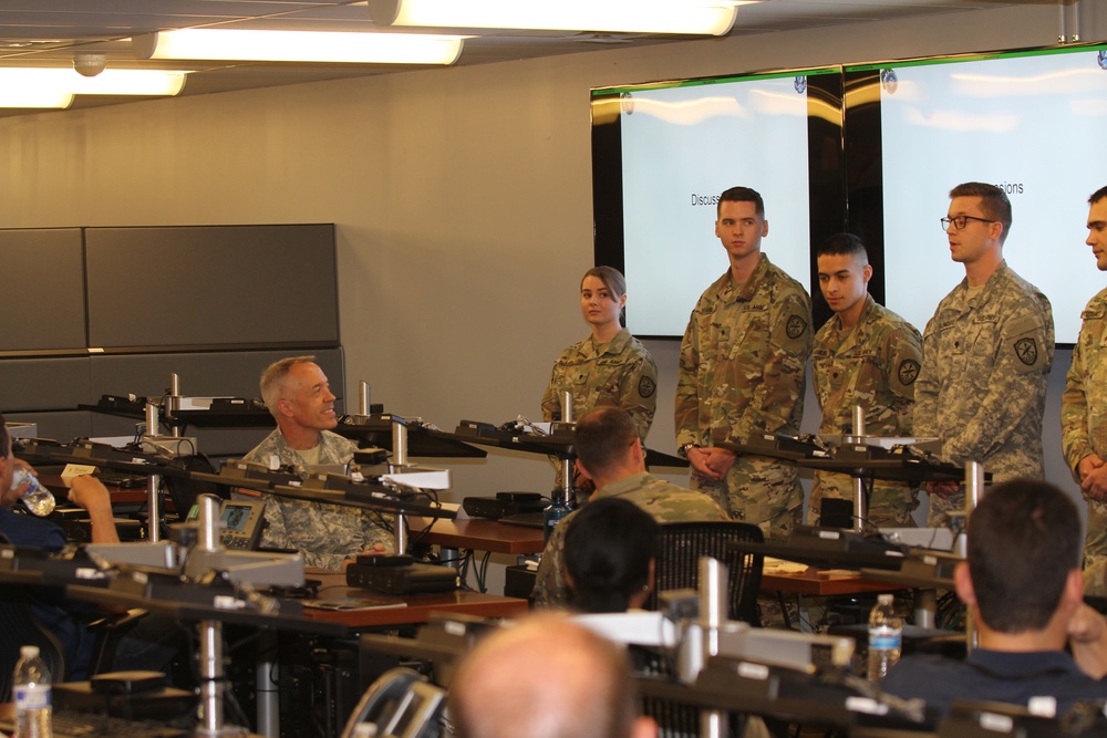 Cyber BDE Soldiers talk to educators and recruiters