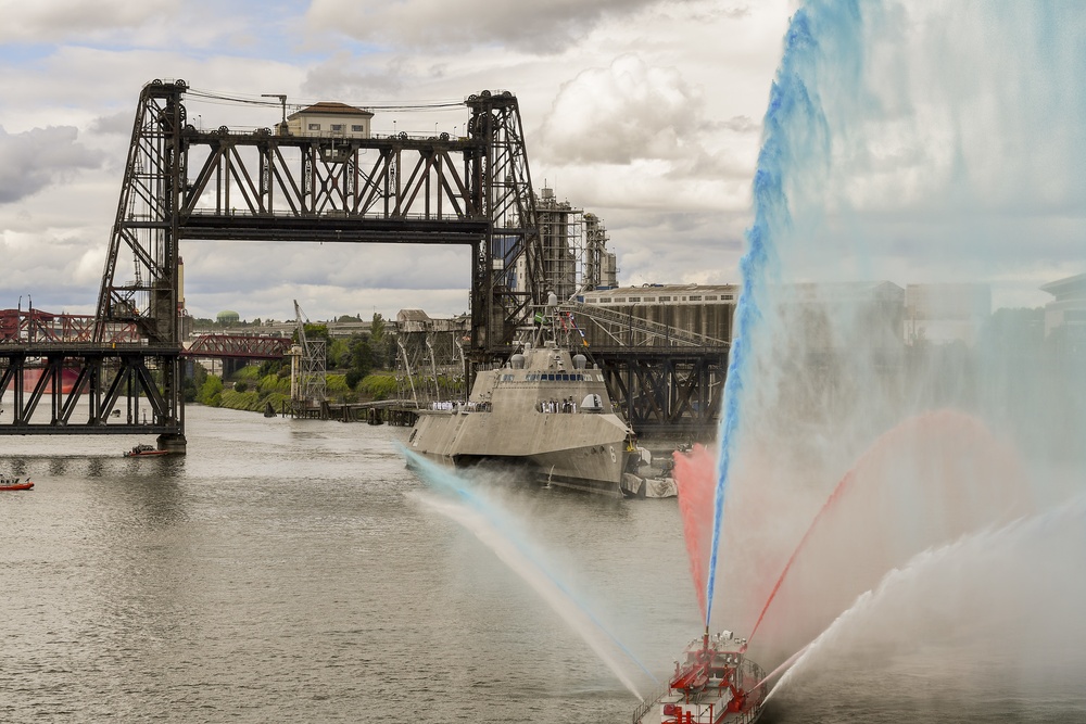 DVIDS News Ships Arrive for Portland Rose Festival Fleet Week