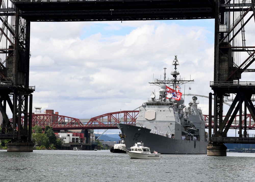 DVIDS News Ships Arrive for Portland Rose Festival Fleet Week