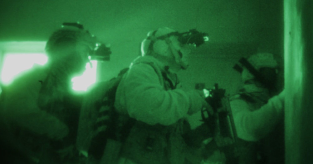 U.S. Naval Special Warfare Operators support Flaming Sword 17