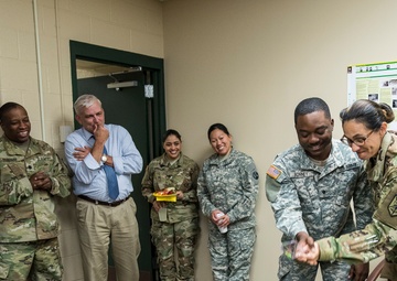 Two in the chest: &quot;Holding a parade is not going to save my life&quot;