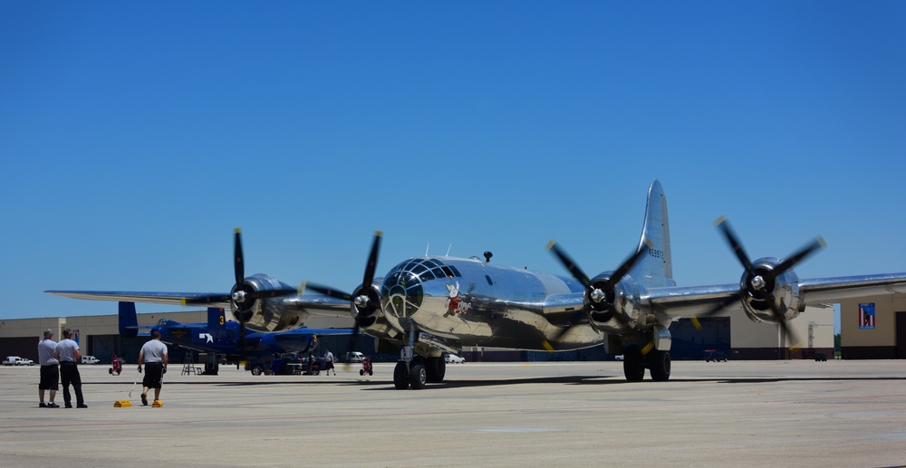 What’s up Doc? B-29 Superfortess visits Whiteman for 2017 air show