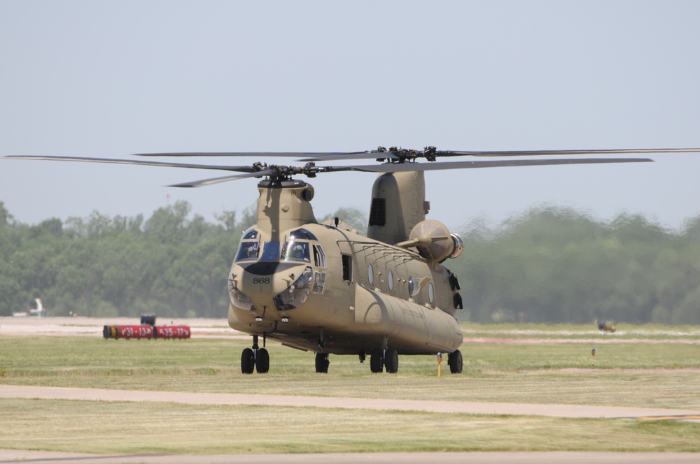 A U.S. Army CH-47F Chinook helicopter from the Iowa Army National Guard's B 2-211 General Support Aviation Battalion (GSAB) from Davenport, Iowa taxis to the 185th Air Refueling Wing ramp at Sioux City Iowa, June 9, 2017.