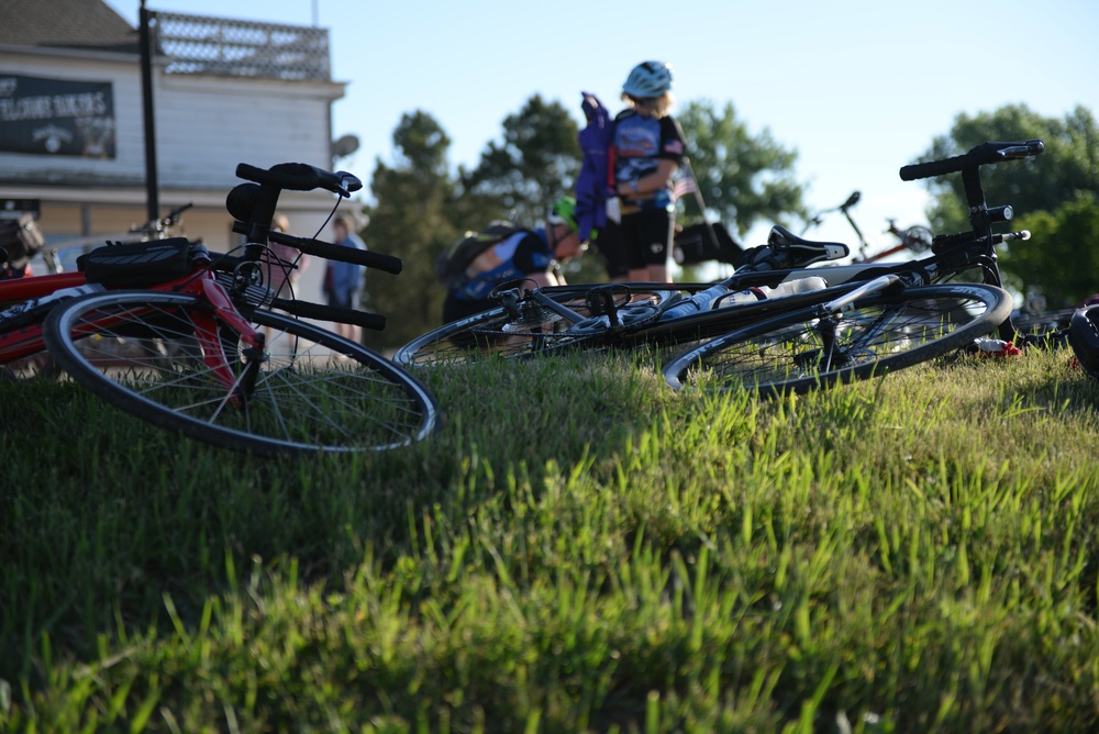 Ellsworth Airmen to bike across Iowa