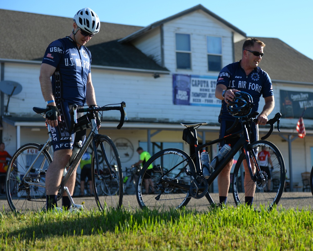 Ellsworth Airmen to bike across Iowa