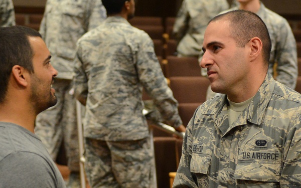 Former Navy SEAL motivates Airmen with faith and experiences