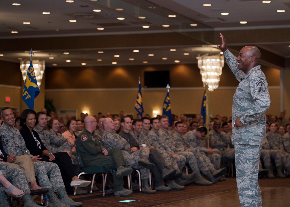 CMSAF addresses 35th Fighter Wing Airmen