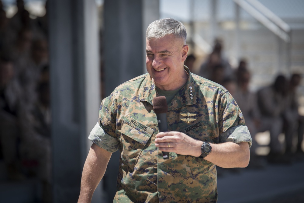 Gen. Walters meets with 29 Palms Marines