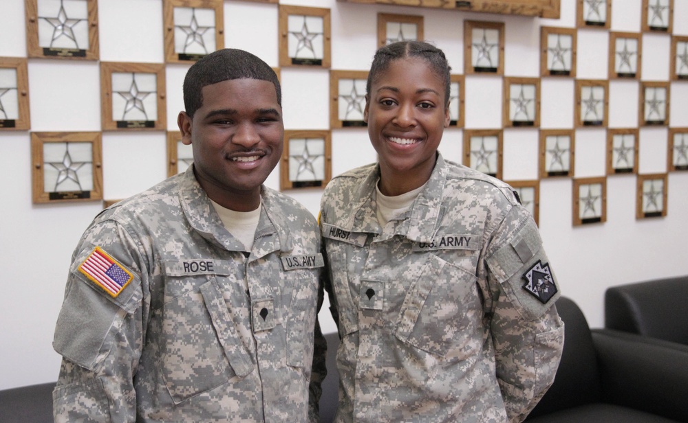 Soldiers attend finance class