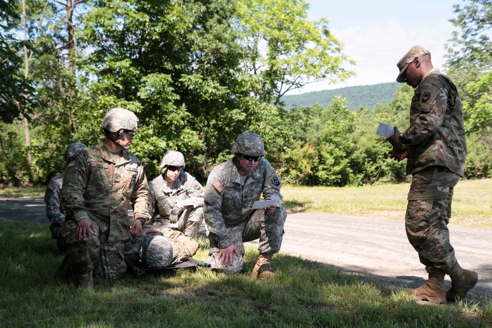 Medical Soldiers conduct medical evacuation training