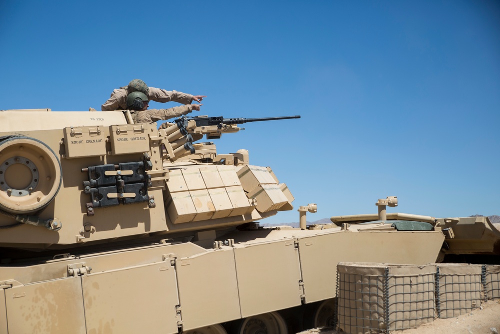 MAGTF-3 Marines prepare weapon systems for ITX 3-17