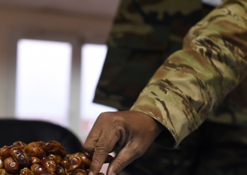 AFRICOM Imam leads first combined Iftar with U.S., SNA leaders
