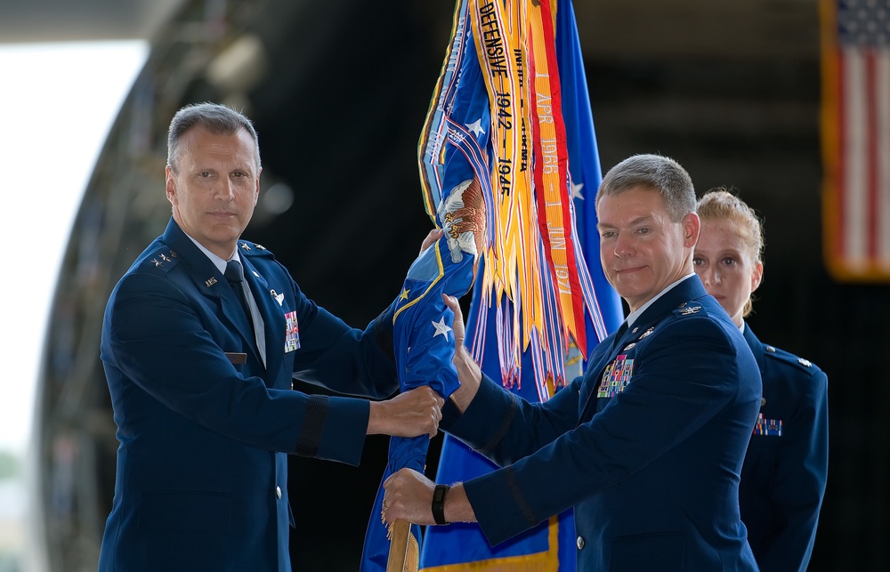 512th Airlift Wing Gets New Commander