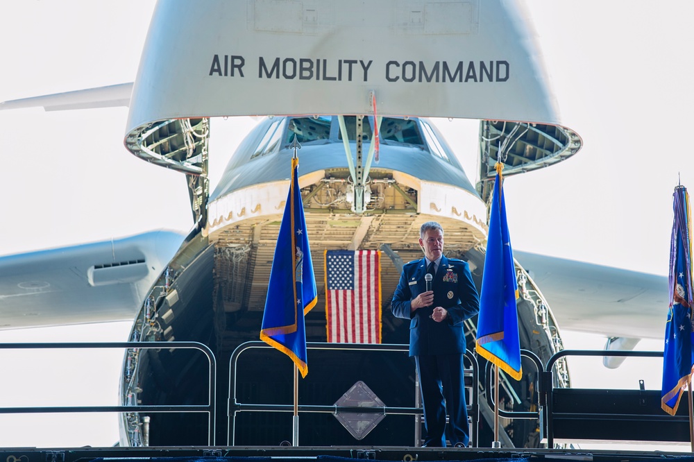 512th Airlift Wing Gets New Commander