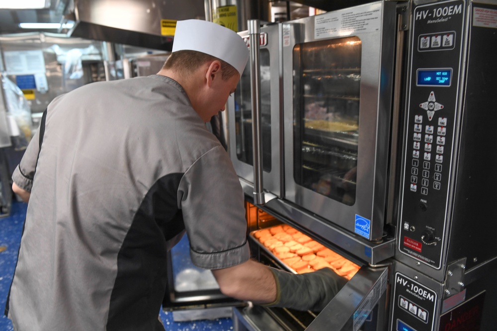 USS Wayne E. Meyer Sailors Serve Lunch