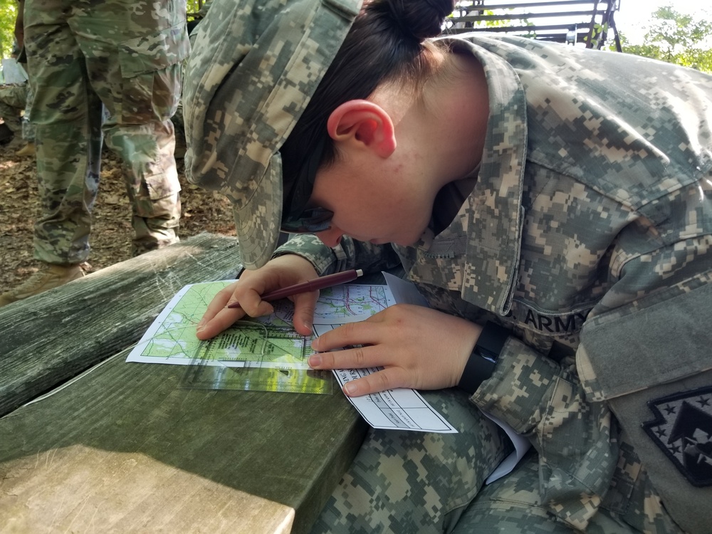 213th RSG Soldiers practice land navigation