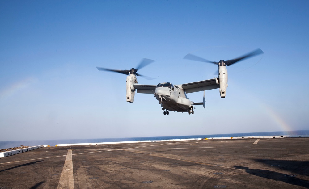 Special Purpose MAGTF-CR-AF visits LPD 19