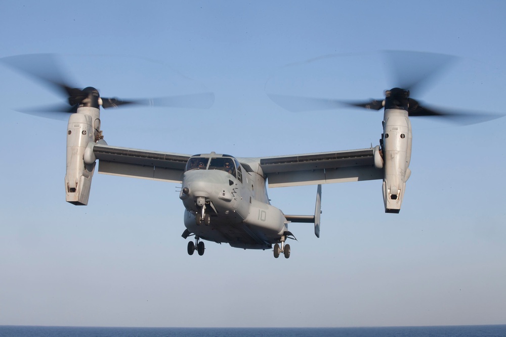 Special Purpose MAGTF-CR-AF visits LPD 19