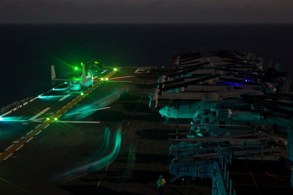 VMM-265 (Rein.) pilots refine night takeoff, landing aboard BHR