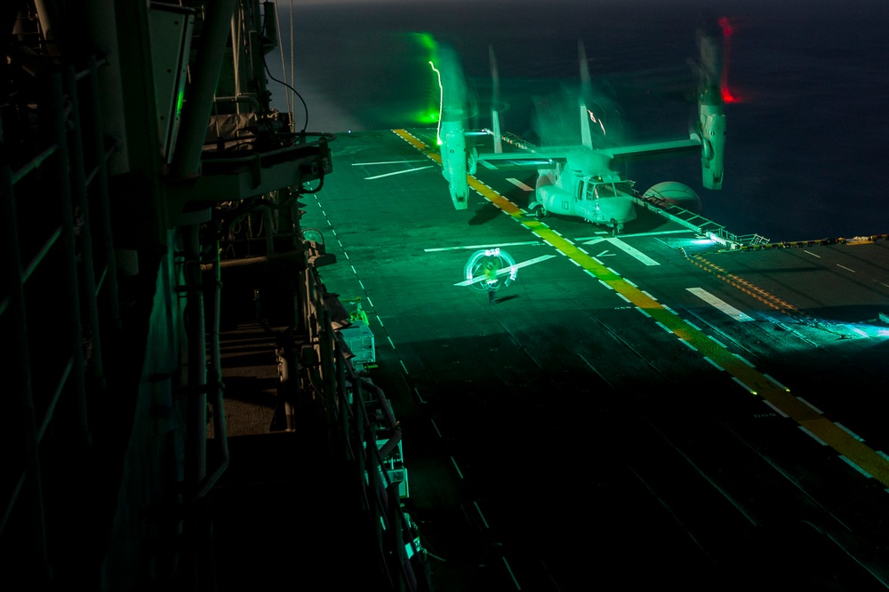 VMM-265 (Rein.) pilots refine night takeoff, landing aboard BHR