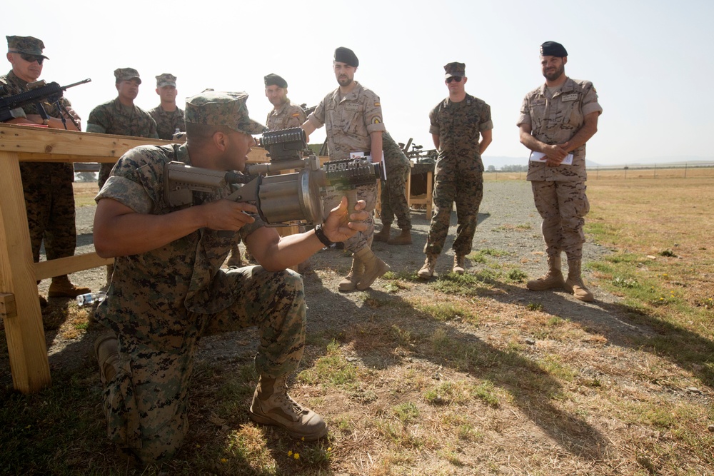 SPMAGTF-CR-AF CO welcomes SEADA CO to Marine Corps Static Display