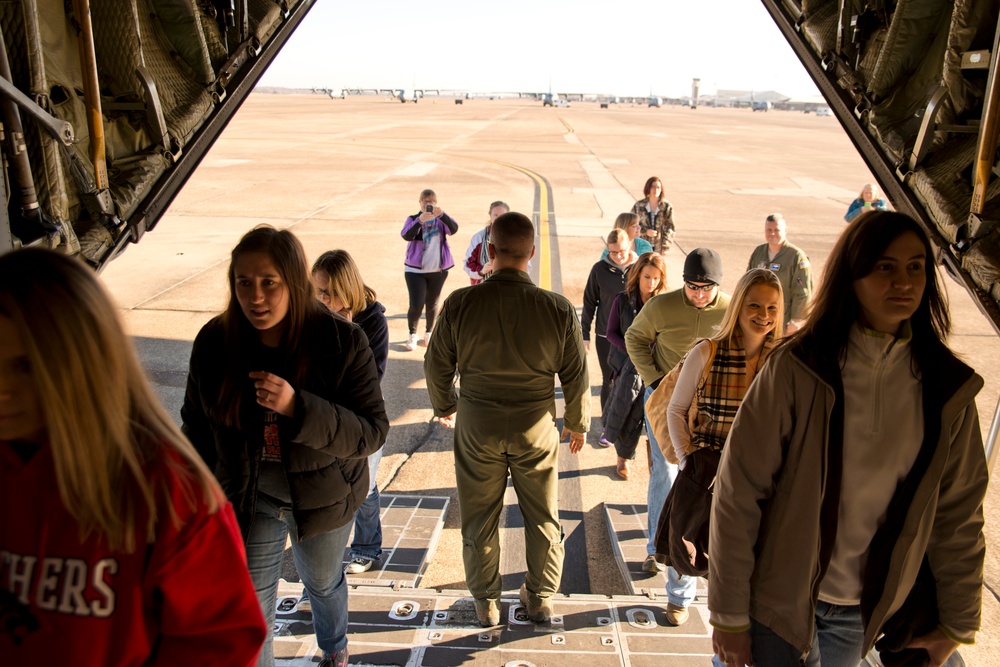 913th AG hosts Spouse Orientation flight