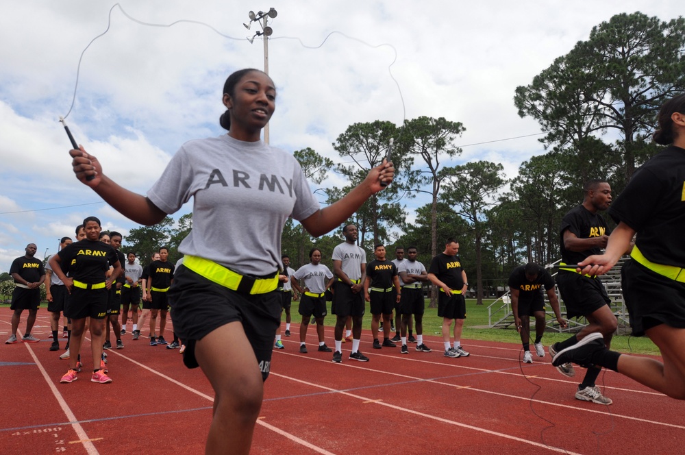 3rd IDSB Soldiers improve fitness with running clinic