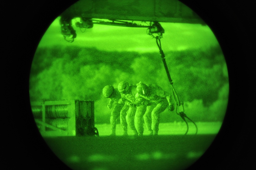 Sling-Loading Chinooks at Fort McCoy