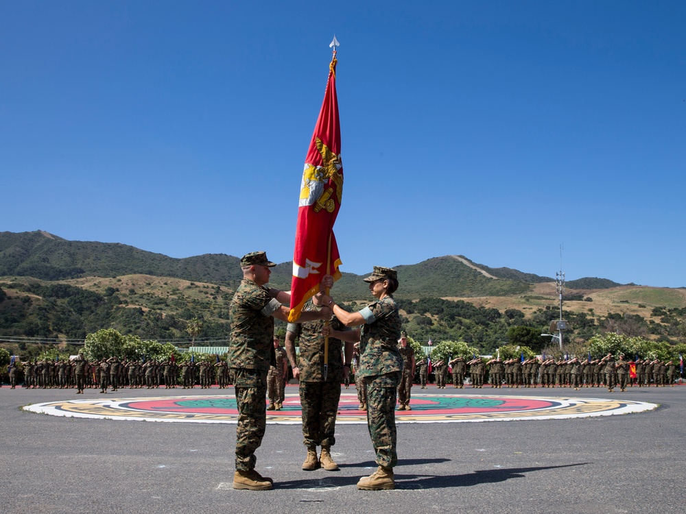 Headquarters and Support Battalion, School of Infantry West Change Of Command