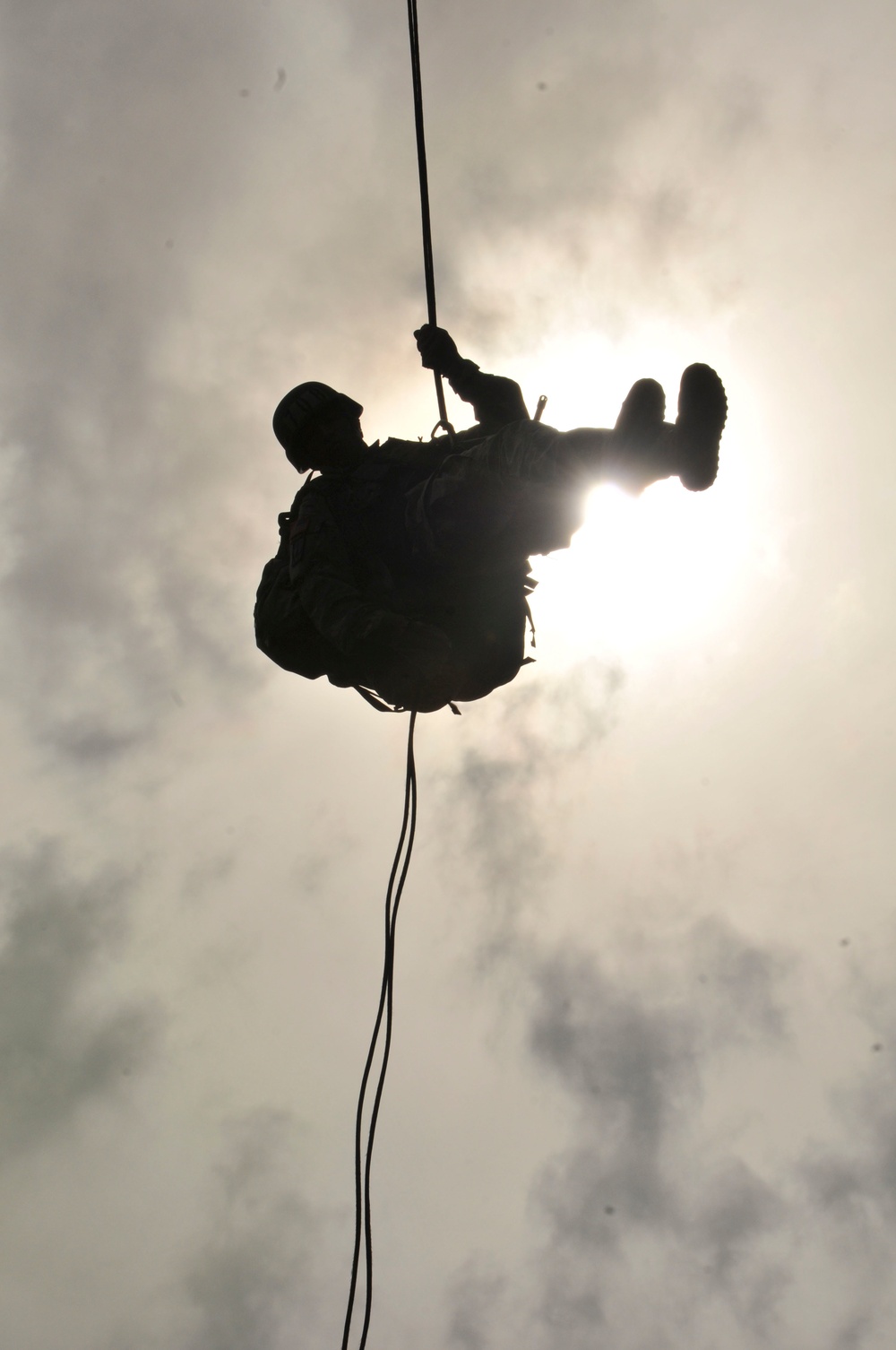 Soldiers and Airmen learn air-mobile operations during Air Assault course