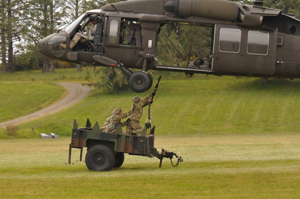 Soldiers and Airmen train on air-mobile operations during Pathfinder course