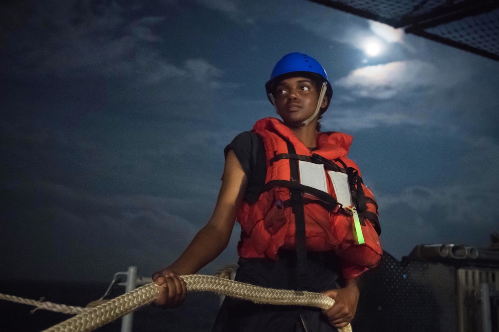 USS Ashland Conducts Well Deck Ops