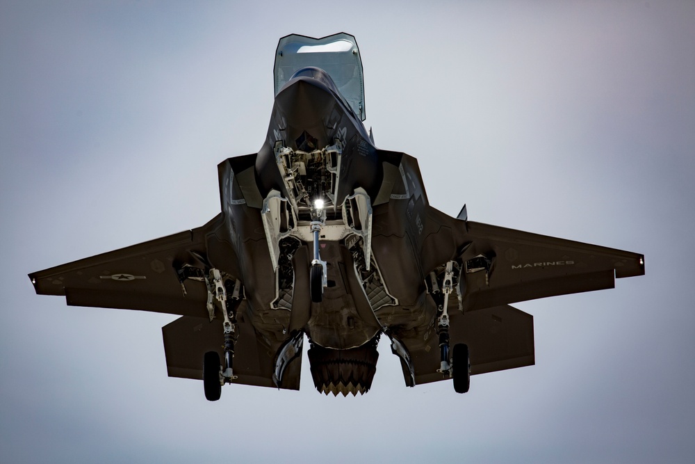 DVIDS - Images - VMFA-121 hovers above the rest [Image 3 of 6]